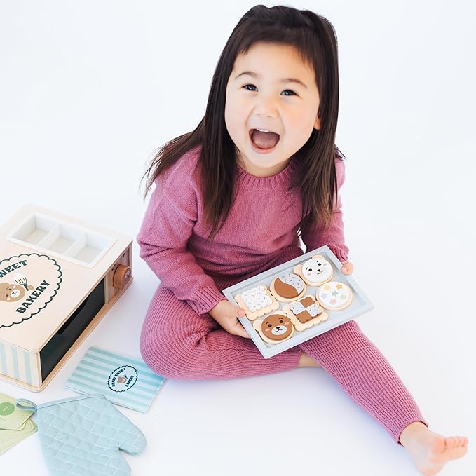 Pearhead Wooden Bakery Montessori Pretend Play Toy Set, 25-Piece Play Food Toy Oven and Cookie Baking Set Developmental Learning Toys, Kitchen Playset for Toddlers Girls and Boys Ages 3+ Years