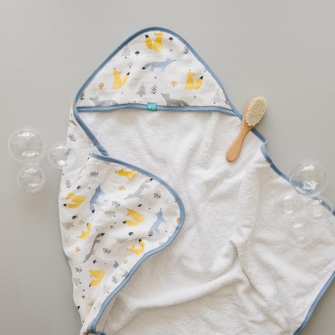 Featherhead™ 5-Piece 100% Cotton Muslin Hooded Bath Towel & Washcloths Set for Baby Boy - Ultra Soft and Extra Absorbent - Newborn Essential & Perfect Baby Registry Gift (Blue Foxes)