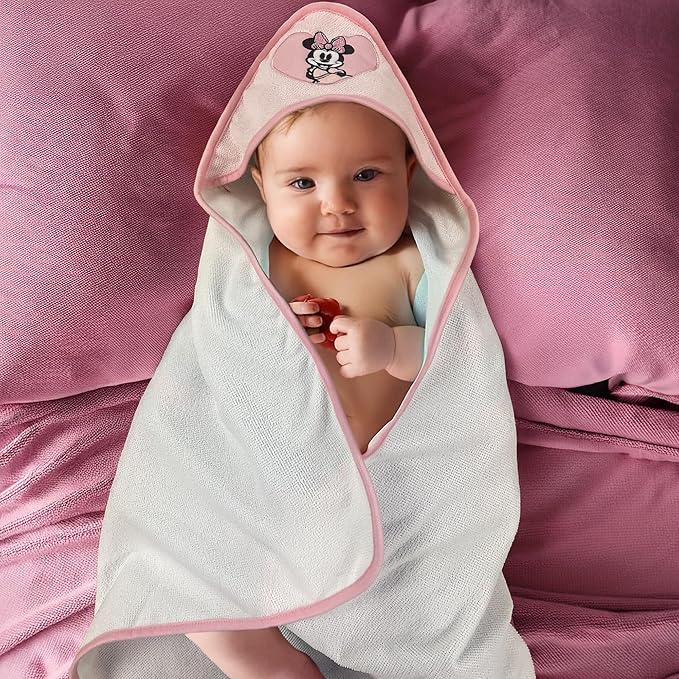 Cudlie Accessories Disney Baby Minnie Mouse Hooded Towel with 5 Piece Washcloth Set (Pink)