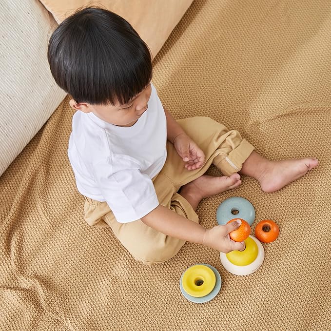 PlanToys® Stacking Cups Ring Wooden Montessori Size and Colour Sorting Toy | Fine Motor, Early Math and Coordination Development | Eco Friendly Educational Activity for Toddlers
