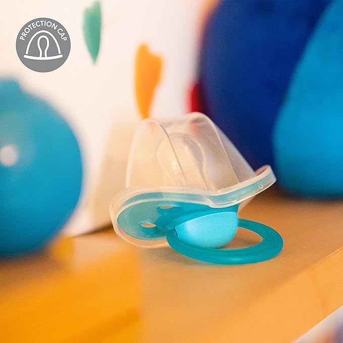 Medela Baby Pacifier | Night - Glow in The Dark | 6-18 Months | 2-Count | Lightweight | BPA-Free | Foxes and Moon with Stars
