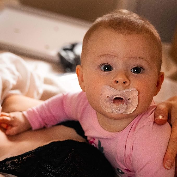 Medela Baby Pacifier | 6-18 Months | Includes Sterilizing Case | 2-Count | Soft Silicone | BPA-Free | Supports Natural Suckling | Pink